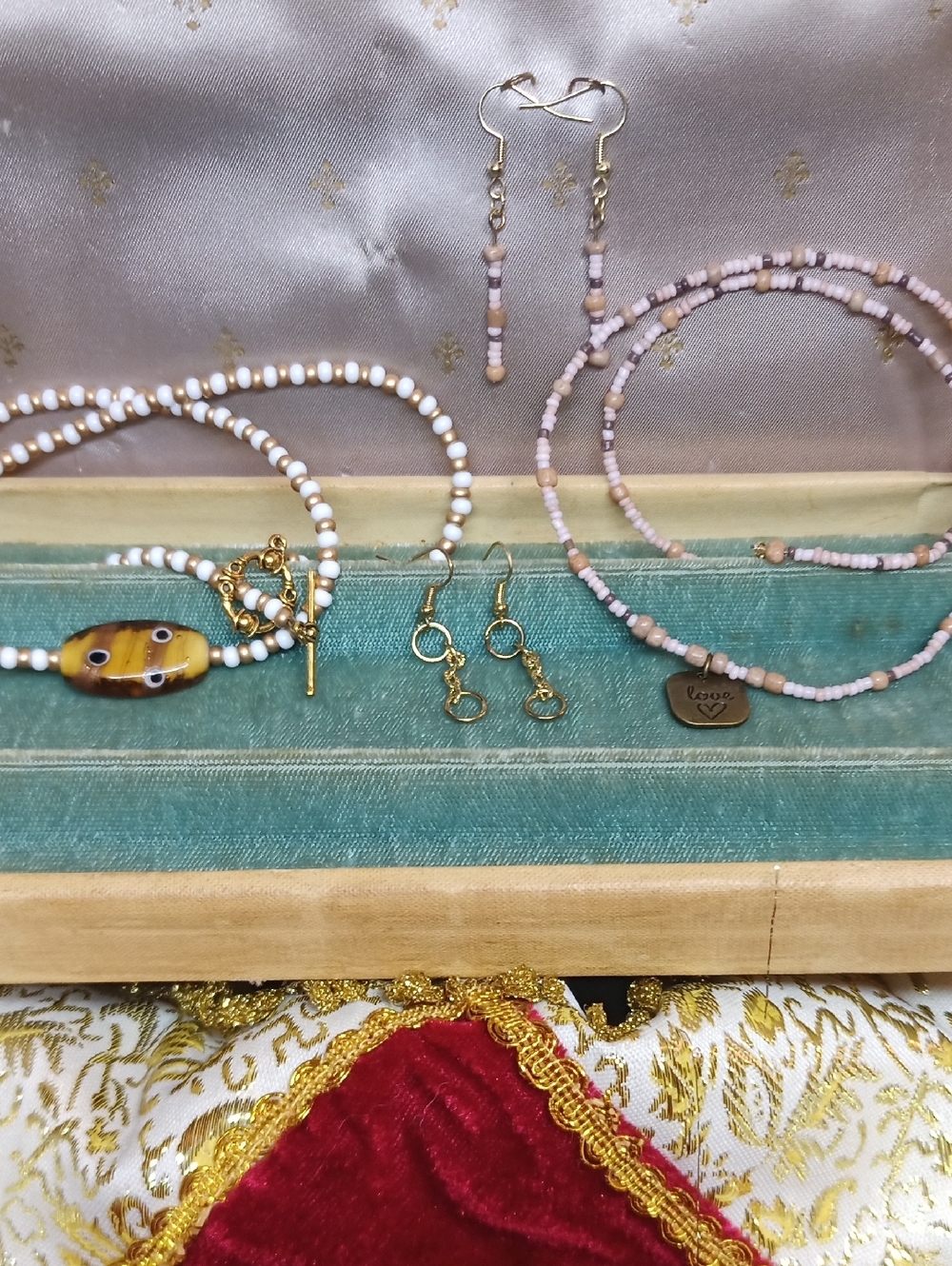 4 Piece Bundle Handmade Pink and White Beaded Jewelry Set And Gold Glass Accents